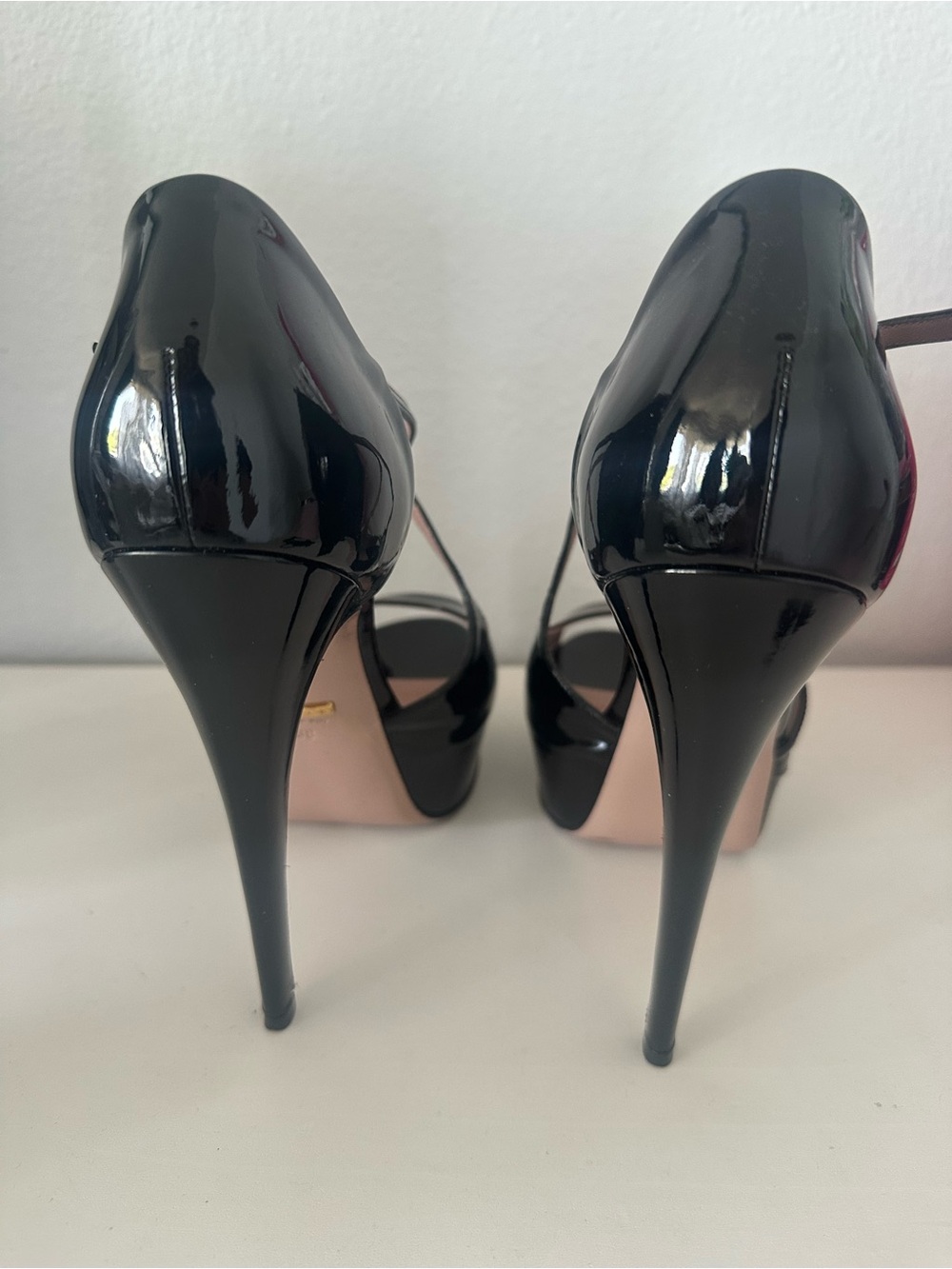 Gucci Black Patent Peep-Toe Platform Heels with Crisscross Strap - Picture 5 of 9